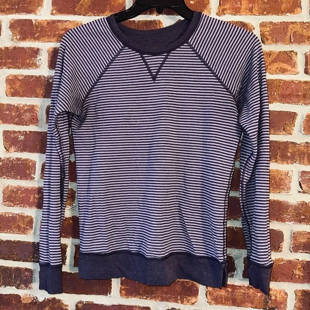 Lululemon reversible crewneck‎ pullover top